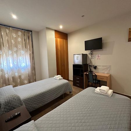Monzón Hostal Venecia מראה חיצוני תמונה