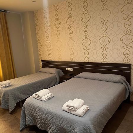 Monzón Hostal Venecia מראה חיצוני תמונה