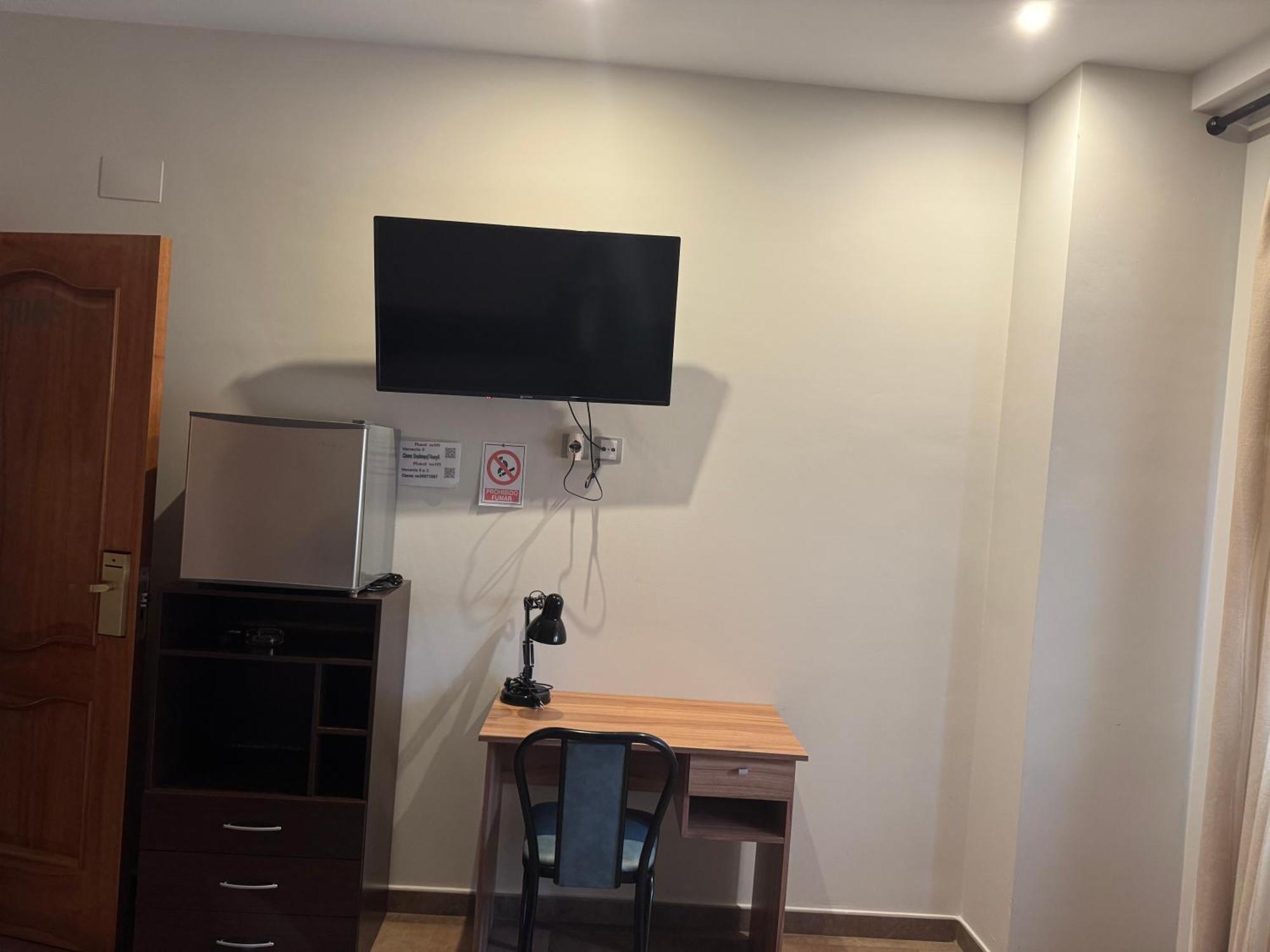 Monzón Hostal Venecia מראה חיצוני תמונה