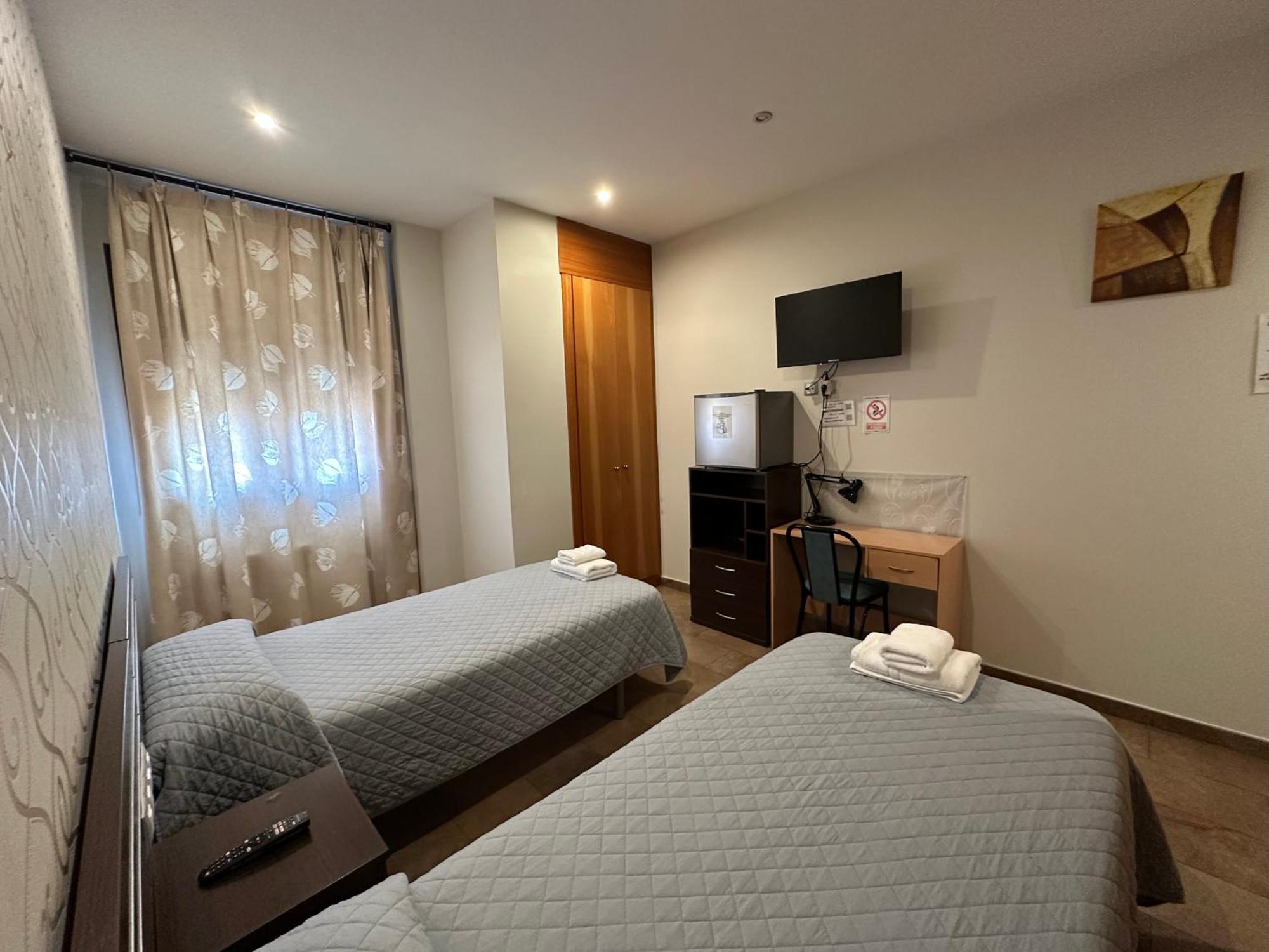 Monzón Hostal Venecia מראה חיצוני תמונה
